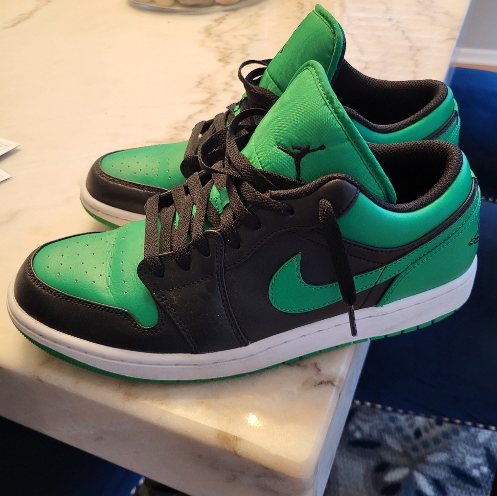 Air jordan 1s mens size 10